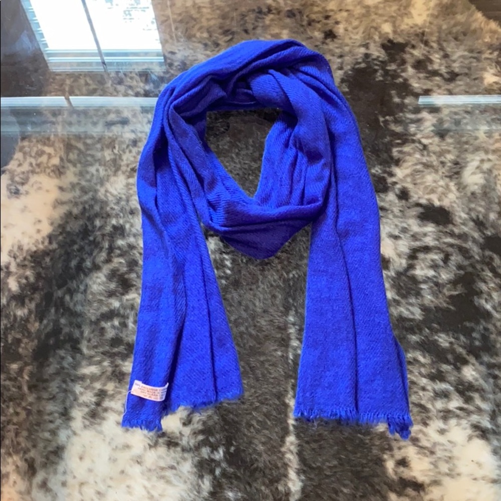 Cashmere scarf